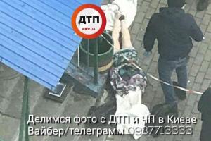 В Киеве дочь вынесла труп матери на улицу вместо того, чтобы вызвать скорую помощь