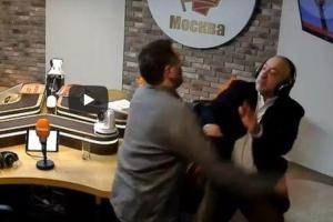 Мордобой в прямом эфире: известные российские журналисты подрались из-за Сталина