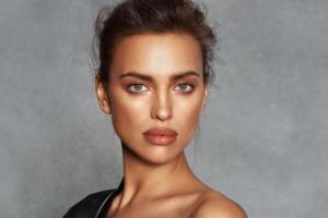 Ирина Шейк показала редкое фото с мамой