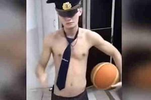 Ульяновские курсанты сняли эротический клип: Жириновскому понравилось