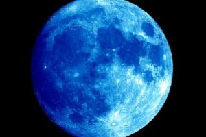 Первый раз за 150 лет месяц будет сиять голубым цветом
