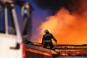 Более 50 человек заживо сгорели в автобусе в Казахстане