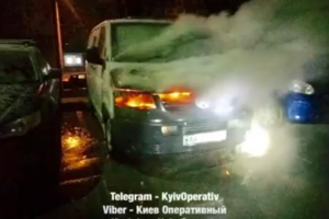 В Киеве горел припаркованный Volkswagen