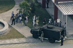 Во Флориде расстреляли школу: 17 погибших