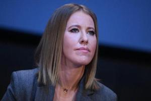 Собчак потребовала снять кандидатуру Путина с выборов