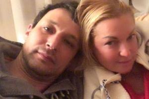 "Я звезда и меня любят мужчины": Волочкова похвасталась своим достатком и попросила "порадоваться за нее"