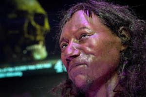 Темная кожа и яркие голубые глаза: ученые показали, как выглядели древние британцы