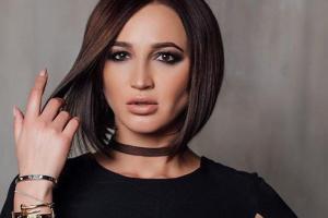 Надела корону: певица Ольга Бузова заявила, что она дочь Аллы Пугачевой