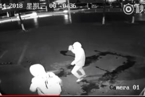 Камера наблюдения засняла самое неудачное ограбление в Шанхае