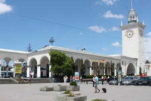 "Прям как в Донецке": В сети опубликовали свежие фото железнодорожных вокзалов аннексированного Крыма