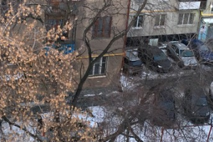 В Екатеринбурге дети гуляли возле трупа мужчины: кадры