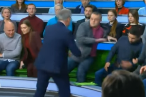 В прямом эфире росТВ ведущий подрался с украинским политологом