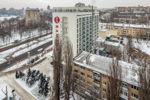 В гостинице оккупированного Донецка, где живут наблюдатели ОБСЕ, проводятся обыски и аресты, - журналист