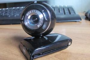 В Британии 16-летний парень обнажился перед камерой, после чего лишился денег