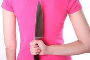 В России женщина пыталась исцелить пластырем зарезанного сожителя