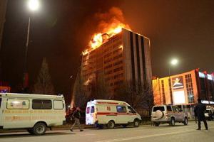 В столице Чечни загорелась 12-этажка