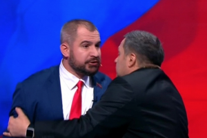 "Жириновскому смена подросла": Конкурент Путина на дебатах напал на представителя Грудинина - видео
