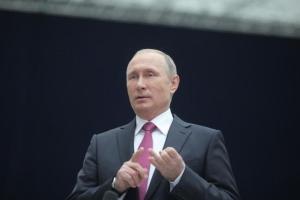«Уезжай отсюда, ты нам не нужен»: дети освистали Путина в Махачкале