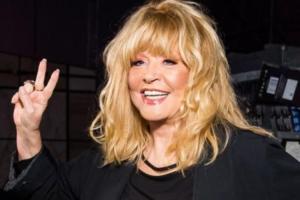 "Жги, Борисовна!": Алла Пугачева похвасталась фото без макияжа и с мокрыми волосами