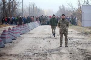 Ситуация на КПВВ в зоне АТО: пассажиро-транспортный поток остается интенсивным