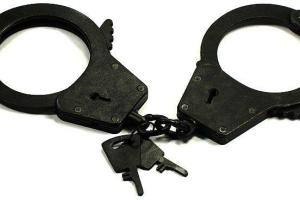 Подростки бегали по магазину и били витрины: в Киеве произошла массовая драка