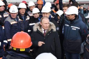 Предвыборное турне Путина: В Крыму людей принудительно сгоняют на встречу с президентом
