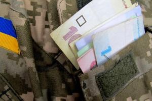 В апреле военные пенсионеры получат повышенные пенсии с доплатами за январь-март