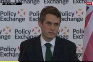 Министр обороны Великобритании: «Россия должна отойти и заткнуться»