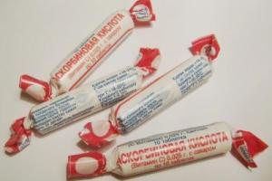 Не боярышником единым: россиянам советуют лечиться аскорбинкой и марганцовкой