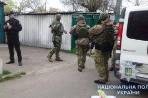 Выстрелы и дым: в Одессе на территории парковки произошла перестрелка, есть раненые