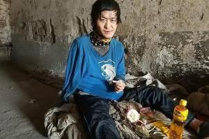 В Китае мать держала глухонемого сына на цепи 10 лет