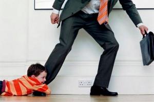 Увольнение и запрет на продажу имущества: В Украине ужесточат наказание для злостных алиментщиков