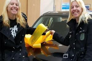 В США сестры-близнецы с электродами в мозге покончили с собой