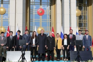 Эрдоган публично "увел" у Путина девушку: опубликовано видео