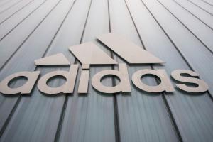Скандал с Adidas набирает обороты: компанию уличили во лжи