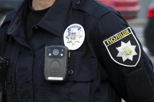 В Киеве в ходе драки мужчина оторвал ухо своему знакомому