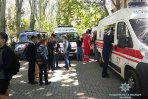 В Николаеве неизвестным веществом отравились 36 школьников, двое - в реанимации