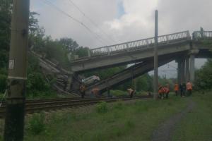 На оккупированной части Луганской области взорвали мост - соцсети