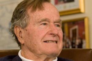 Экс-президент США Буш-старший снова попал в больницу