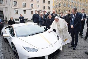 Папа Римский продал свой суперкар Lamborghini: известна сумма