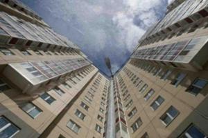 В России из окна 9 этажа выпали две 2-летние девочки-близняшки