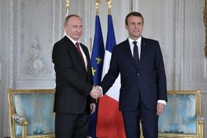 Встреча Макрона и Путина: какие вопросы обсуждали президенты Франции и России