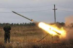 В районе Опытного боевики уничтожили гражданский автомобиль волонтеров