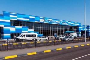 "С мостом страшнее будет": В Симферополе протекает крыша аэропорта