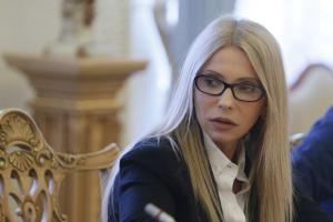 Тимошенко поздравила Порошенко с Днем кондитера и пожелала поскорее вернуться в профессию