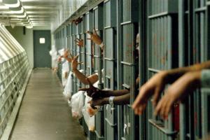 В США нелегал покончил с собой в иммиграционной тюрьме из-за того, что его разлучили с семьей