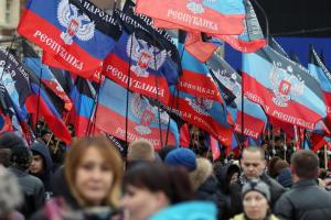 "Надеются, что "освободители" перестанут колоться и пить": сеть повеселило новое фото пропаганды боевиков "ДНР"