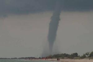 В Одесской области пронесся смерч: фото