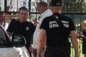 Пьяный помощник украинского депутата выстрелил в школьника под Киевом