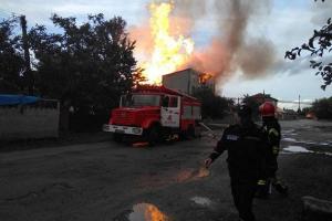 В Збараже возник серьезный пожар на спиртовой базе: опубликовано видео